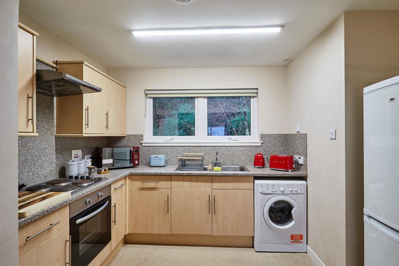 Etive, Beautiful Lochside Apartment With Balcony Fort William Exterior foto